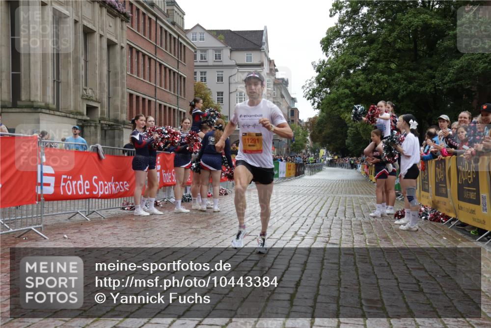 13.09.2026 - Kiel Lauf Yannick Fuchs http://msf.ph/oto/10443384 13.09.2026 12:02:17 Ziel 11291 meine-sportfotos.de