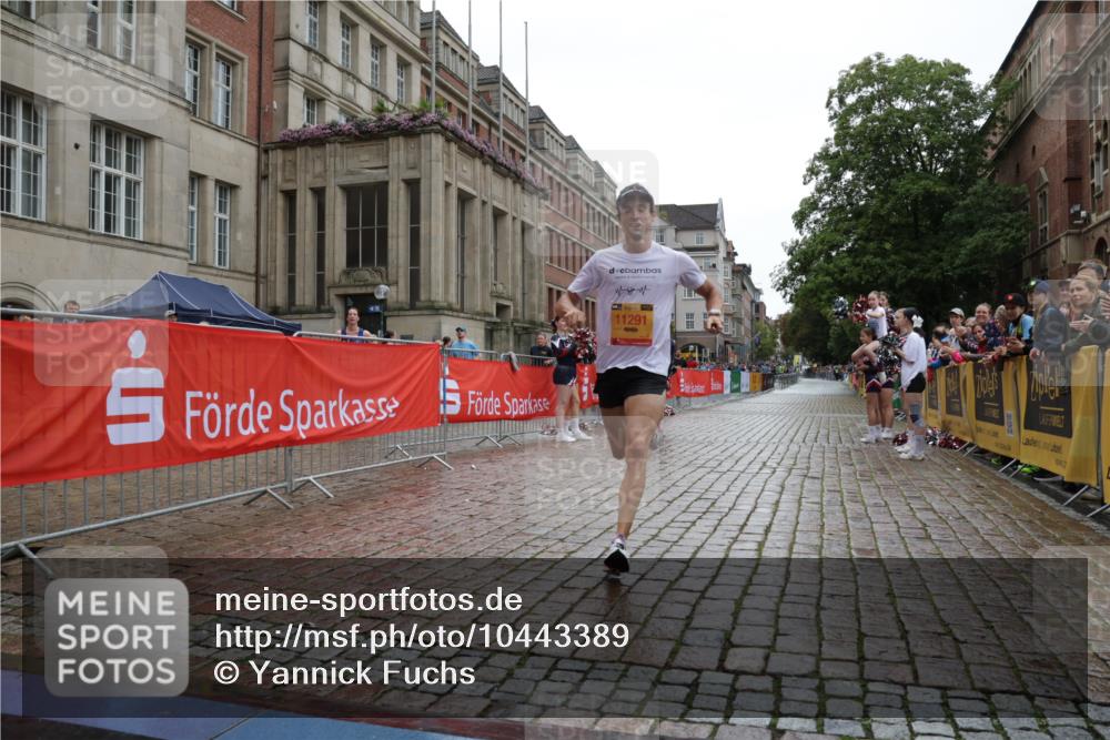 13.09.2026 - Kiel Lauf Yannick Fuchs http://msf.ph/oto/10443389 13.09.2026 12:02:18 Ziel 11291 meine-sportfotos.de
