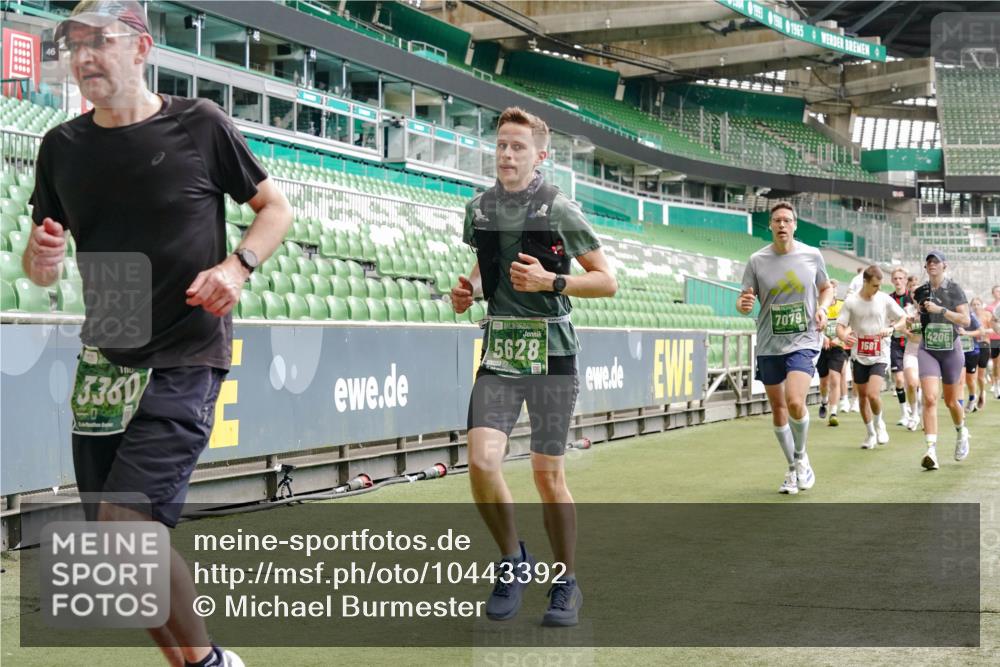 13.09.2026 - 21. swb-Marathon Bremen Michael Burmester http://msf.ph/oto/10443392 13.09.2026 13:07:28 Laufen im Stadion 109, 132, 156, 287, 303, 310, 372, 430, 454, 489, 551, 578, 607, 613, 682, 716, 784, 800, 808, 809, 831, 834, 846, 884, 911, 922, 1083, 1173, 1189, 1205, 1210, 1285, 1322, 1364, 1365, 1369, 1387, 1395, 1437, 1532, 1545, 1574, 1600, 1688, 1823, 1831, 1841, 1848, 1854, 1871, 1909, 1926, 1938, 2003, 2070, 2090, 2215, 2219, 2275, 2283, 2318, 2355, 2356, 2366, 2393, 2405, 2440, 2492, 2565, 2611, 2699, 2707, 2721, 2731, 2755, 2782, 2802, 2818, 2831, 2866, 2902, 2911, 2949, 2960 meine-sportfotos.de