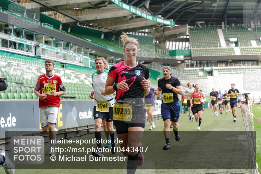 13.09.2026 - 21. swb-Marathon Bremen Michael Burmester http://msf.ph/oto/10443407 13.09.2026 10:28:39 Laufen im Stadion 10142, 10170, 10183, 10189, 10200, 10223, 10267, 10269, 10270, 10293, 10294, 10310, 10316, 10329, 10348, 10381, 10393, 10421, 10426, 10508, 10525, 10537, 10538, 10544, 10566, 10594, 10655, 10709, 10739, 10763, 10770, 10814, 10835, 10840, 10846, 10860, 10876, 10897, 10898, 10910, 10917, 10923, 10966, 10993, 11005, 11007, 11018, 11035, 11058, 11076, 11087, 11092, 11109, 11110, 11111, 11148, 11170 meine-sportfotos.de