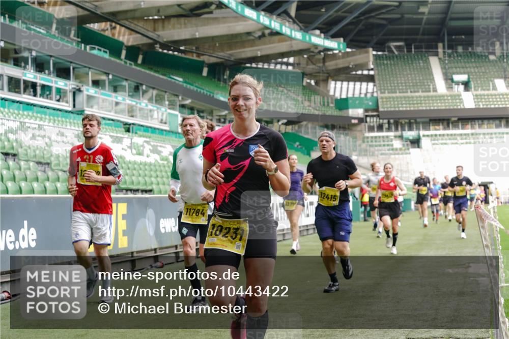 13.09.2026 - 21. swb-Marathon Bremen Michael Burmester http://msf.ph/oto/10443422 13.09.2026 10:28:39 Laufen im Stadion 10142, 10170, 10183, 10189, 10200, 10223, 10267, 10269, 10270, 10293, 10294, 10310, 10316, 10329, 10348, 10381, 10393, 10421, 10426, 10508, 10525, 10537, 10538, 10544, 10566, 10594, 10655, 10709, 10739, 10763, 10770, 10814, 10835, 10840, 10846, 10860, 10876, 10897, 10898, 10910, 10917, 10923, 10966, 10993, 11005, 11007, 11018, 11035, 11058, 11076, 11087, 11092, 11109, 11110, 11111, 11148, 11170 meine-sportfotos.de