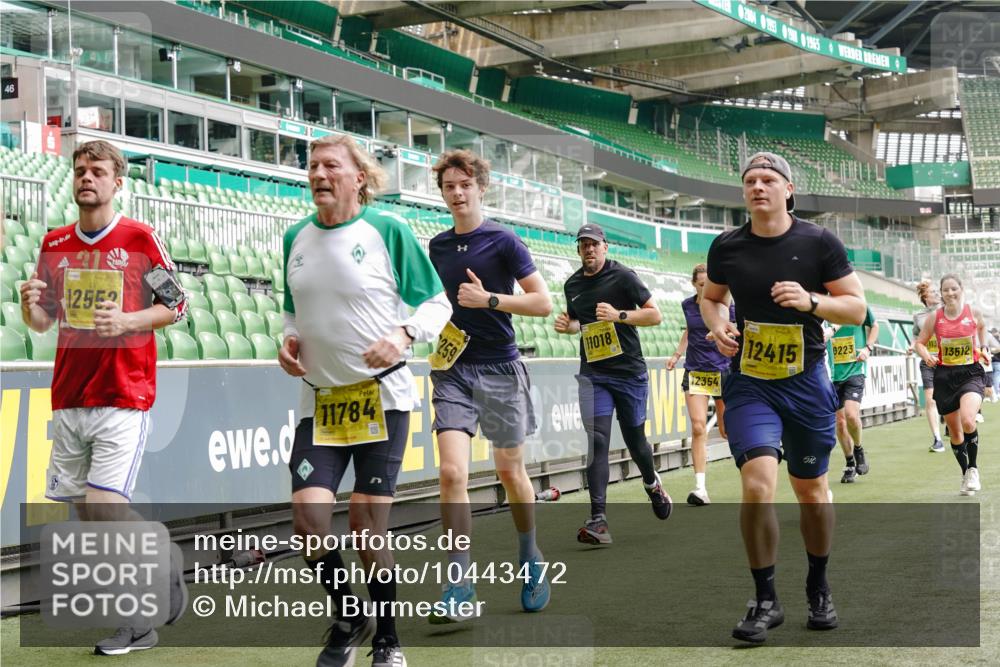 13.09.2026 - 21. swb-Marathon Bremen Michael Burmester http://msf.ph/oto/10443472 13.09.2026 10:28:41 Laufen im Stadion 10142, 10170, 10183, 10189, 10200, 10223, 10267, 10269, 10270, 10293, 10294, 10310, 10316, 10329, 10348, 10381, 10393, 10421, 10426, 10508, 10525, 10537, 10538, 10544, 10566, 10594, 10655, 10709, 10739, 10763, 10770, 10814, 10835, 10840, 10846, 10860, 10876, 10897, 10898, 10910, 10917, 10923, 10966, 10993, 11005, 11007, 11018, 11035, 11058, 11076, 11087, 11092, 11109, 11111, 11148, 11170 meine-sportfotos.de