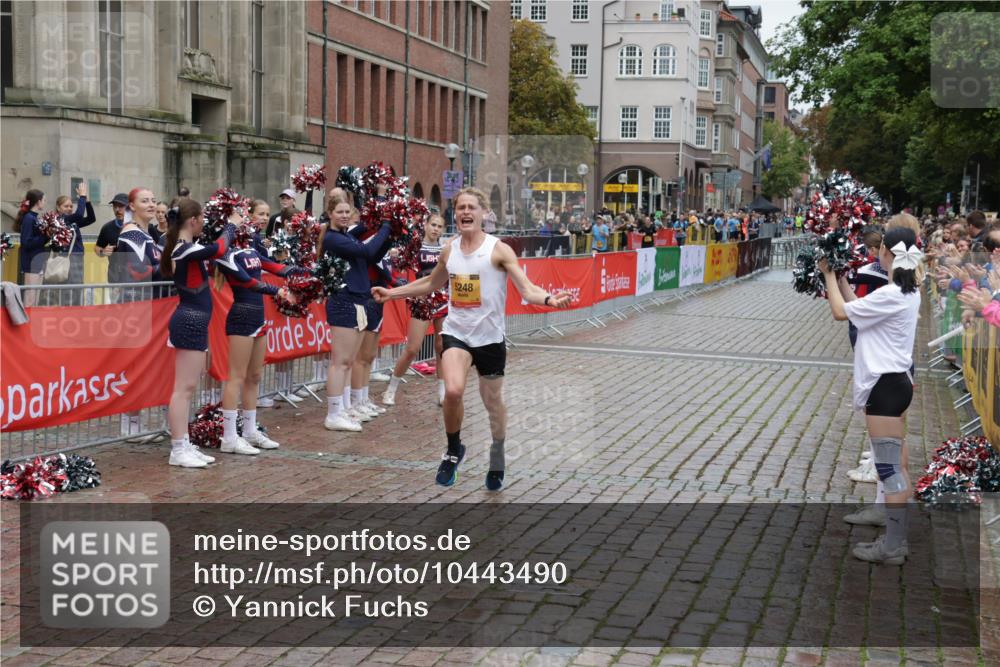 13.09.2026 - Kiel Lauf Yannick Fuchs http://msf.ph/oto/10443490 13.09.2026 12:07:02 Ziel 12078, 2875, 5248 meine-sportfotos.de