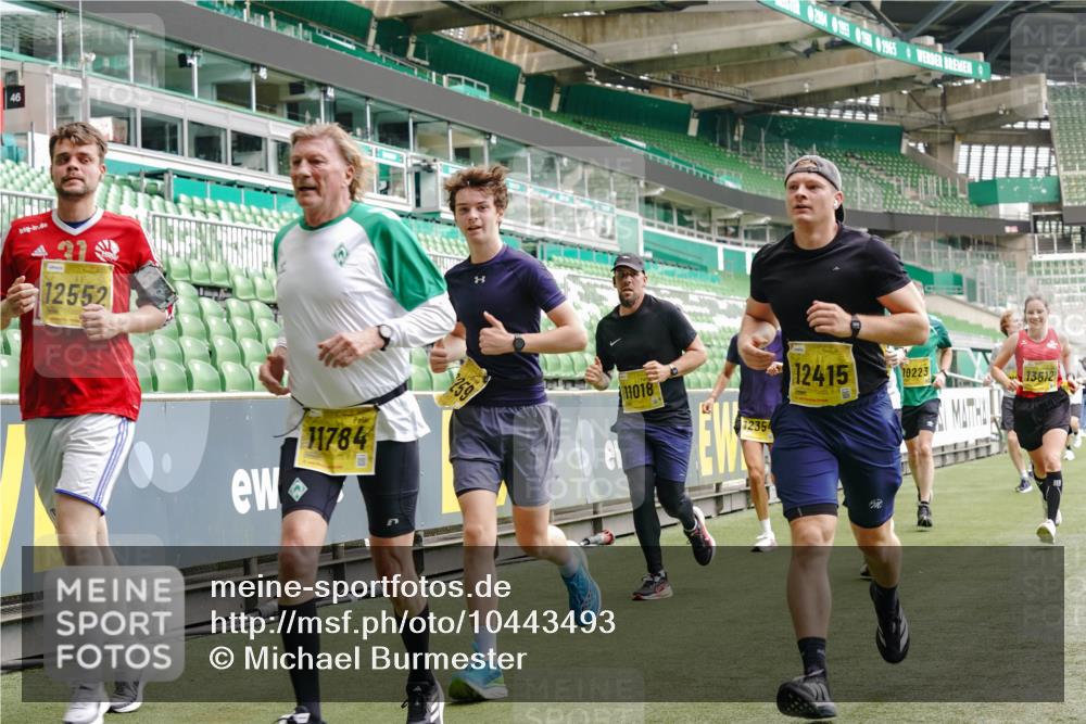 13.09.2026 - 21. swb-Marathon Bremen Michael Burmester http://msf.ph/oto/10443493 13.09.2026 10:28:41 Laufen im Stadion 10142, 10170, 10183, 10189, 10200, 10223, 10267, 10269, 10270, 10293, 10294, 10310, 10316, 10329, 10348, 10381, 10393, 10421, 10426, 10508, 10525, 10537, 10538, 10544, 10566, 10594, 10655, 10709, 10739, 10763, 10770, 10814, 10835, 10840, 10846, 10860, 10876, 10897, 10898, 10910, 10917, 10923, 10966, 10993, 11005, 11007, 11018, 11035, 11058, 11076, 11087, 11092, 11109, 11111, 11148, 11170 meine-sportfotos.de