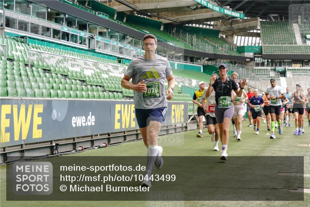 13.09.2026 - 21. swb-Marathon Bremen Michael Burmester http://msf.ph/oto/10443499 13.09.2026 13:07:29 Laufen im Stadion 109, 132, 156, 287, 303, 310, 372, 430, 454, 489, 551, 578, 607, 613, 682, 716, 800, 808, 809, 831, 834, 846, 884, 911, 922, 1083, 1173, 1189, 1205, 1210, 1285, 1322, 1364, 1365, 1369, 1387, 1395, 1437, 1532, 1545, 1574, 1600, 1688, 1823, 1831, 1841, 1848, 1854, 1871, 1909, 1926, 1938, 2003, 2070, 2090, 2215, 2219, 2275, 2283, 2318, 2355, 2356, 2366, 2393, 2405, 2440, 2492, 2565, 2611, 2699, 2707, 2721, 2731, 2755, 2782, 2802, 2818, 2831, 2866, 2902, 2911, 2949, 2960 meine-sportfotos.de