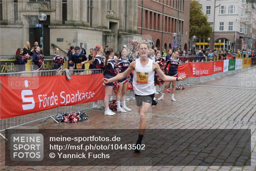 13.09.2026 - Kiel Lauf Yannick Fuchs http://msf.ph/oto/10443502 13.09.2026 12:07:03 Ziel 12078, 2875, 5248 meine-sportfotos.de