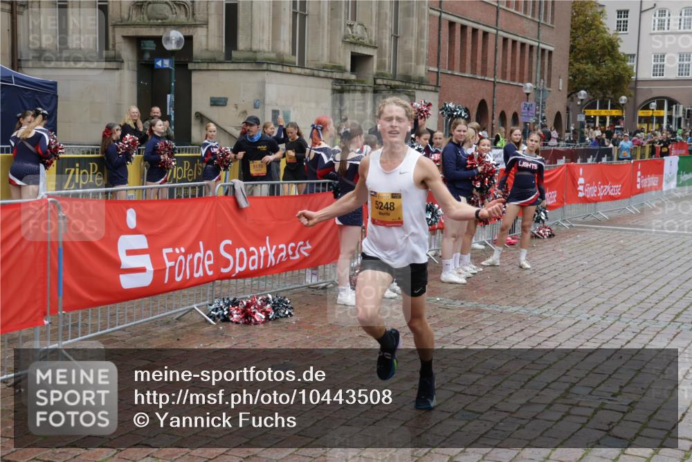 13.09.2026 - Kiel Lauf Yannick Fuchs http://msf.ph/oto/10443508 13.09.2026 12:07:03 Ziel 12078, 2875, 5248 meine-sportfotos.de