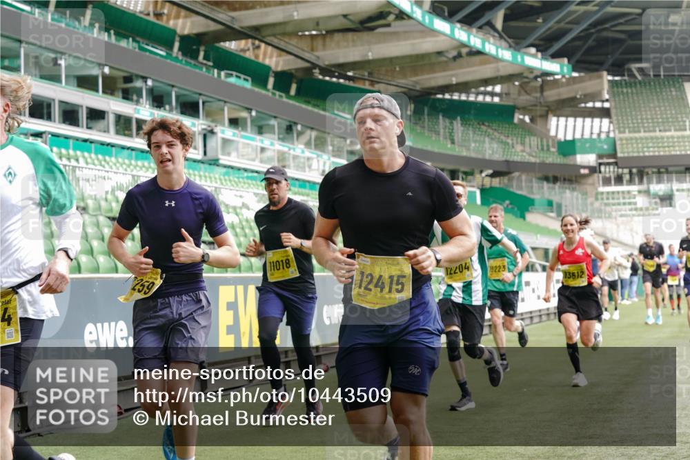 13.09.2026 - 21. swb-Marathon Bremen Michael Burmester http://msf.ph/oto/10443509 13.09.2026 10:28:41 Laufen im Stadion 10142, 10170, 10183, 10189, 10200, 10223, 10267, 10269, 10270, 10293, 10294, 10310, 10316, 10329, 10348, 10381, 10393, 10421, 10426, 10508, 10525, 10537, 10538, 10544, 10566, 10594, 10655, 10709, 10739, 10763, 10770, 10814, 10835, 10840, 10846, 10860, 10876, 10897, 10898, 10910, 10917, 10923, 10966, 10993, 11005, 11007, 11018, 11035, 11058, 11076, 11087, 11092, 11109, 11111, 11148, 11170 meine-sportfotos.de
