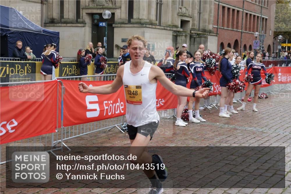 13.09.2026 - Kiel Lauf Yannick Fuchs http://msf.ph/oto/10443519 13.09.2026 12:07:03 Ziel 12078, 2875, 5248 meine-sportfotos.de