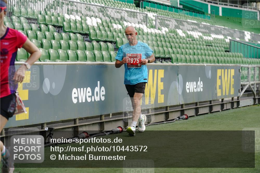 13.09.2026 - 21. swb-Marathon Bremen Michael Burmester http://msf.ph/oto/10443572 13.09.2026 12:44:37 Laufen im Stadion 280, 339, 493, 508, 623, 678, 681, 715, 819, 969, 1264, 1301, 1335, 1372, 1498, 1696, 1770, 1921, 1937, 1975, 2020, 2098, 3092, 3271, 3500, 3609, 3688, 4118, 4328, 4739, 4904, 5092, 5143, 5199, 5369, 5601, 5776, 5996, 6359, 6579, 6973, 7015, 7170, 7206, 7265, 7478, 7715, 7841, 7950, 8028, 8054, 8096, 8689, 8850, 9070, 9129, 9137, 9153, 9233, 9306, 9583, 9642, 9849, 13063, 13168, 13237, 126, 371, 603, 640, 650, 671, 735, 744, 862, 912, 957, 1136, 1411, 1667, 1822, 1850 meine-sportfotos.de