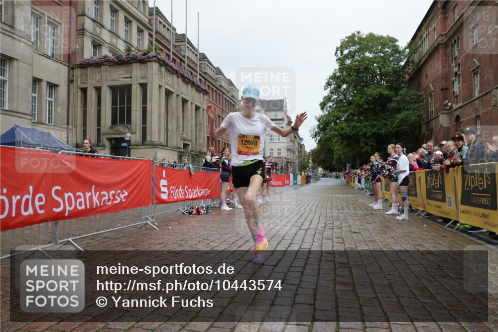 13.09.2026 - Kiel Lauf Yannick Fuchs http://msf.ph/oto/10443574 13.09.2026 12:07:21 Ziel 12078, 12459 meine-sportfotos.de