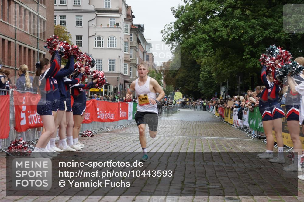 13.09.2026 - Kiel Lauf Yannick Fuchs http://msf.ph/oto/10443593 13.09.2026 12:07:55 Ziel 12459 meine-sportfotos.de