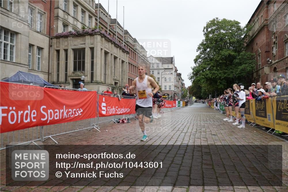 13.09.2026 - Kiel Lauf Yannick Fuchs http://msf.ph/oto/10443601 13.09.2026 12:07:56 Ziel 12459 meine-sportfotos.de