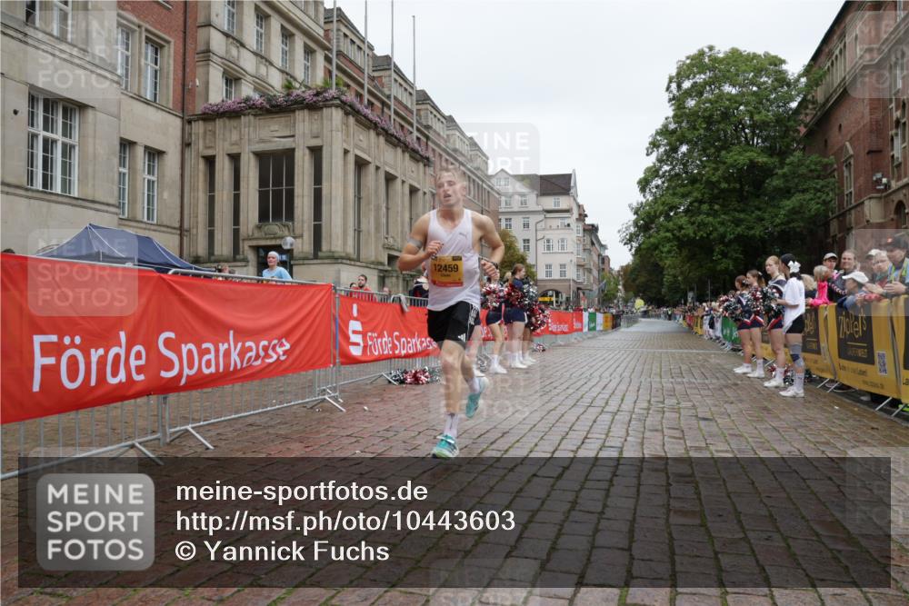 13.09.2026 - Kiel Lauf Yannick Fuchs http://msf.ph/oto/10443603 13.09.2026 12:07:56 Ziel 12459 meine-sportfotos.de