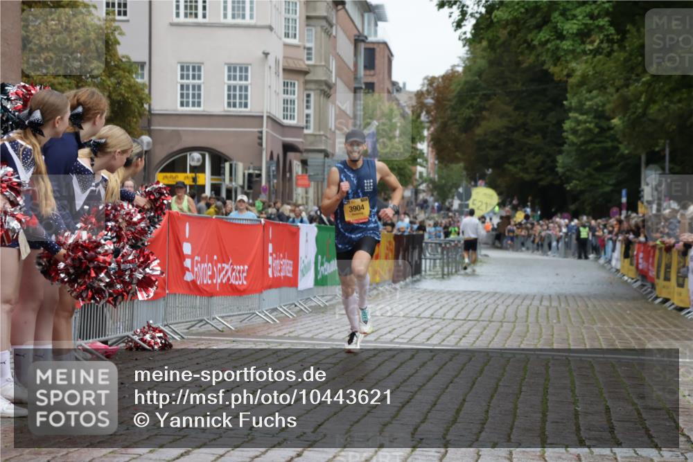 13.09.2026 - Kiel Lauf Yannick Fuchs http://msf.ph/oto/10443621 13.09.2026 12:09:28 Ziel 1201, 3904 meine-sportfotos.de