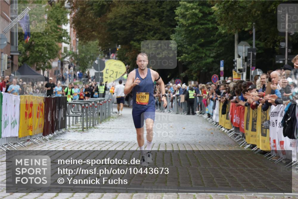 13.09.2026 - Kiel Lauf Yannick Fuchs http://msf.ph/oto/10443673 13.09.2026 12:09:50 Ziel 1201 meine-sportfotos.de