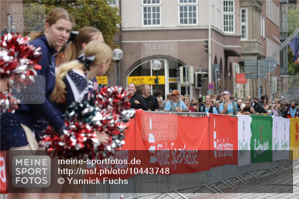 13.09.2026 - Kiel Lauf Yannick Fuchs http://msf.ph/oto/10443748 13.09.2026 12:10:31 Ziel 7264, 61, 2077, 2790 meine-sportfotos.de