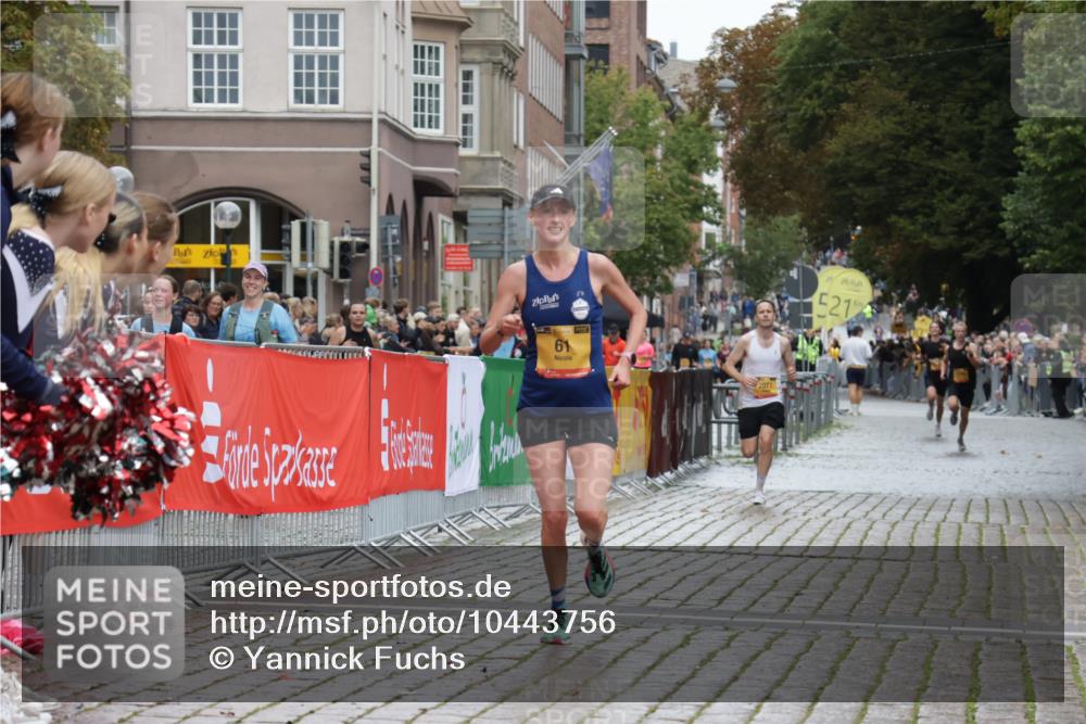 13.09.2026 - Kiel Lauf Yannick Fuchs http://msf.ph/oto/10443756 13.09.2026 12:10:36 Ziel 7264, 61, 2077, 2790, 2457 meine-sportfotos.de
