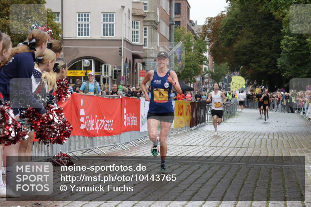 13.09.2026 - Kiel Lauf Yannick Fuchs http://msf.ph/oto/10443765 13.09.2026 12:10:37 Ziel 7264, 61, 2077, 2790, 7264, 2457 meine-sportfotos.de
