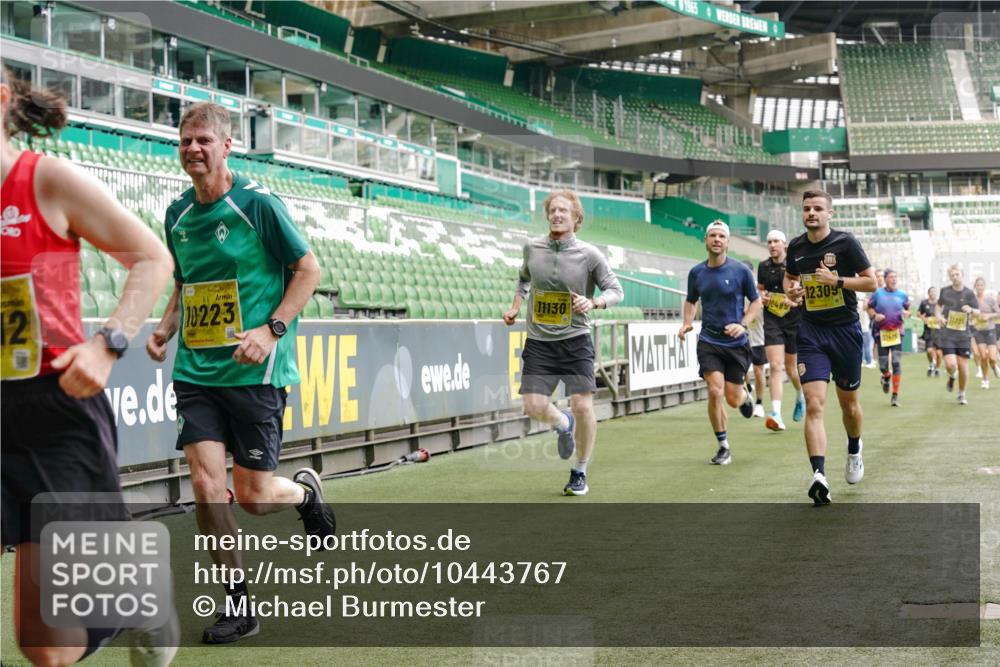 13.09.2026 - 21. swb-Marathon Bremen Michael Burmester http://msf.ph/oto/10443767 13.09.2026 10:28:44 Laufen im Stadion 10142, 10170, 10183, 10189, 10200, 10223, 10267, 10269, 10270, 10293, 10294, 10310, 10316, 10329, 10334, 10348, 10381, 10393, 10421, 10426, 10508, 10525, 10537, 10538, 10544, 10566, 10594, 10655, 10709, 10739, 10763, 10770, 10814, 10835, 10840, 10846, 10860, 10876, 10898, 10910, 10917, 10923, 10966, 10993, 11005, 11007, 11018, 11035, 11058, 11076, 11087, 11092, 11109, 11111, 11148, 11170 meine-sportfotos.de