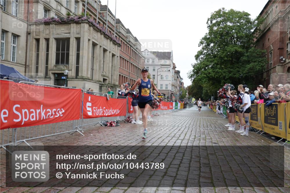 13.09.2026 - Kiel Lauf Yannick Fuchs http://msf.ph/oto/10443789 13.09.2026 12:10:39 Ziel 61, 2077, 2790, 7264, 2457 meine-sportfotos.de