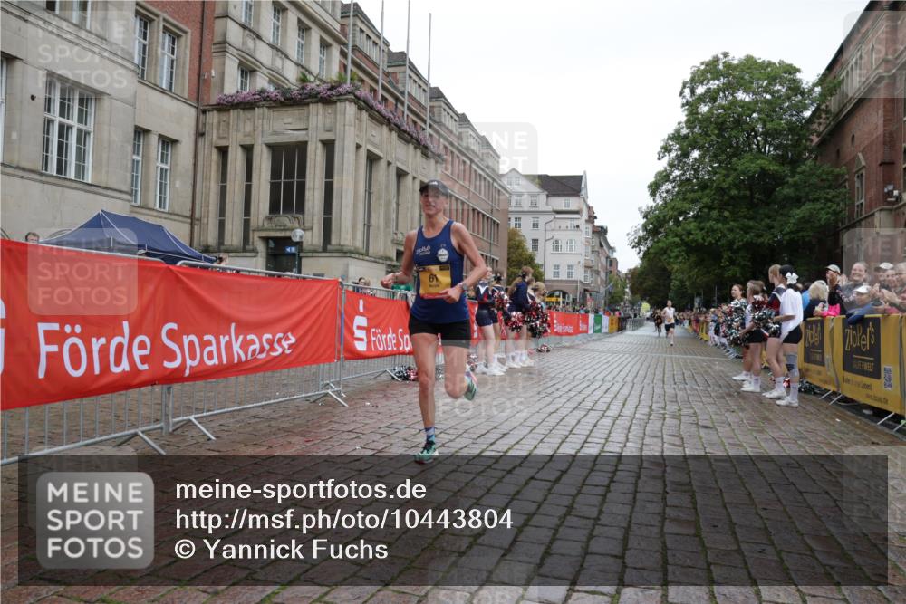 13.09.2026 - Kiel Lauf Yannick Fuchs http://msf.ph/oto/10443804 13.09.2026 12:10:40 Ziel 61, 2077, 2790, 7264, 2457 meine-sportfotos.de