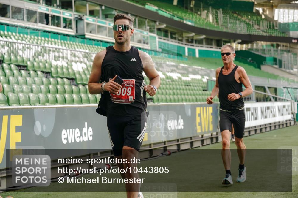 13.09.2026 - 21. swb-Marathon Bremen Michael Burmester http://msf.ph/oto/10443805 13.09.2026 12:44:45 Laufen im Stadion 280, 339, 474, 493, 508, 623, 678, 681, 715, 788, 819, 969, 1264, 1301, 1335, 1372, 1498, 1696, 1770, 1937, 1975, 2020, 2098, 3092, 3271, 3500, 3609, 4118, 4328, 4739, 4904, 5092, 5143, 5199, 5369, 5601, 5776, 5996, 6579, 6918, 6973, 7015, 7170, 7206, 7265, 7478, 7715, 7841, 7950, 8028, 8054, 8096, 8850, 9070, 9129, 9137, 9153, 9233, 9306, 9583, 9642, 9849, 13063, 13168, 13237, 126, 371, 603, 640, 650, 671, 735, 744, 862, 912, 957, 1136, 1411, 1667, 1822, 1850 meine-sportfotos.de