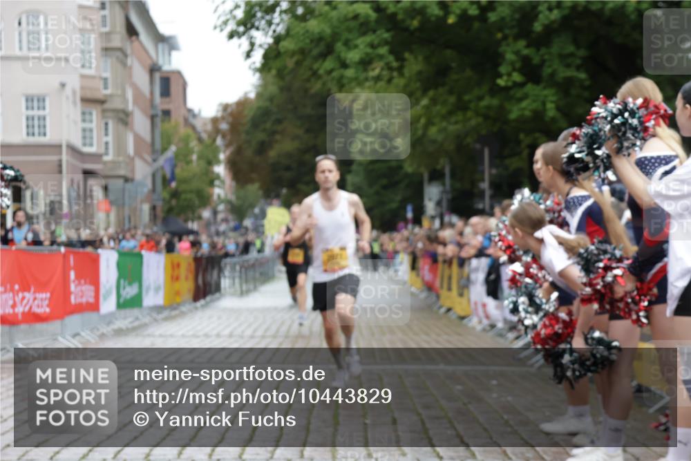 13.09.2026 - Kiel Lauf Yannick Fuchs http://msf.ph/oto/10443829 13.09.2026 12:10:42 Ziel 61, 2077, 2790, 7264, 1373, 1949, 2327, 2457, 4710, 11322, 12191 meine-sportfotos.de