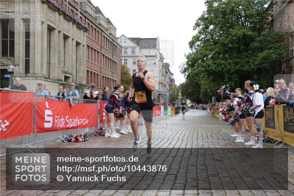 13.09.2026 - Kiel Lauf Yannick Fuchs http://msf.ph/oto/10443876 13.09.2026 12:10:46 Ziel 61, 2077, 2790, 7264, 1373, 1949, 2327, 2457, 4710, 11322, 12191, 61 meine-sportfotos.de
