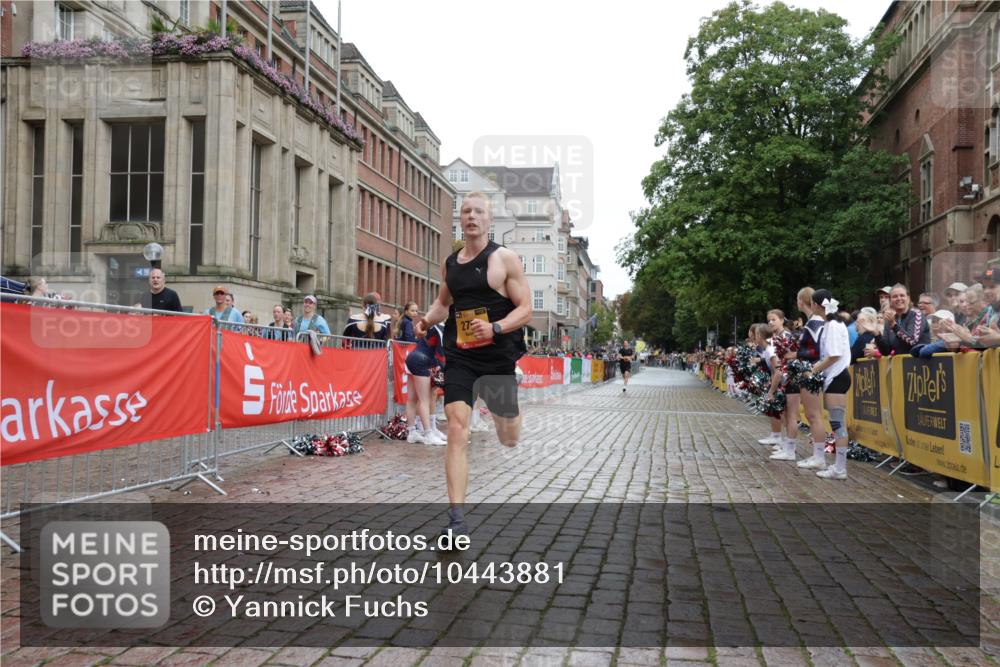 13.09.2026 - Kiel Lauf Yannick Fuchs http://msf.ph/oto/10443881 13.09.2026 12:10:46 Ziel 61, 2077, 2790, 7264, 1373, 1949, 2327, 2457, 4710, 11322, 12191, 61 meine-sportfotos.de