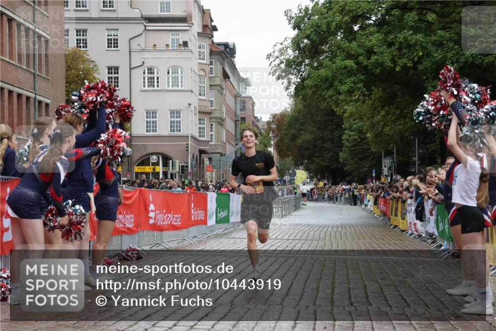 13.09.2026 - Kiel Lauf Yannick Fuchs http://msf.ph/oto/10443919 13.09.2026 12:10:50 Ziel 2457, 2077, 2790, 7264, 1373, 1949, 2327, 4710, 11322, 12191, 61 meine-sportfotos.de