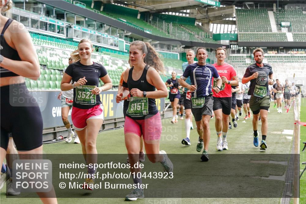 13.09.2026 - 21. swb-Marathon Bremen Michael Burmester http://msf.ph/oto/10443923 13.09.2026 13:07:36 Laufen im Stadion 109, 132, 156, 287, 303, 310, 372, 454, 489, 551, 578, 607, 613, 682, 716, 800, 808, 809, 831, 834, 846, 884, 911, 922, 1083, 1173, 1189, 1205, 1210, 1285, 1322, 1364, 1365, 1369, 1387, 1395, 1437, 1532, 1545, 1574, 1600, 1688, 1823, 1831, 1841, 1848, 1854, 1871, 1909, 1926, 1938, 2003, 2041, 2070, 2090, 2215, 2219, 2229, 2275, 2283, 2318, 2356, 2366, 2405, 2440, 2492, 2565, 2611, 2635, 2699, 2707, 2721, 2727, 2731, 2755, 2782, 2802, 2818, 2831, 2866, 2902, 2911, 2949, 2960 meine-sportfotos.de