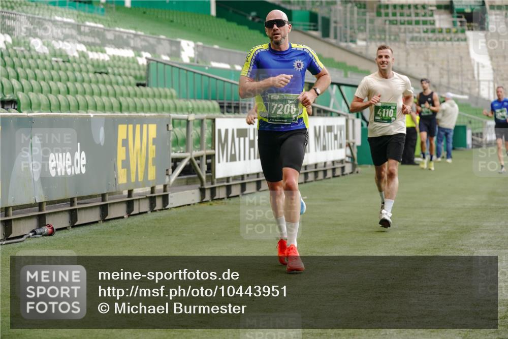 13.09.2026 - 21. swb-Marathon Bremen Michael Burmester http://msf.ph/oto/10443951 13.09.2026 12:44:50 Laufen im Stadion 280, 339, 474, 493, 508, 623, 678, 681, 715, 788, 969, 1264, 1277, 1301, 1335, 1372, 1498, 1696, 1770, 1937, 1975, 2020, 2098, 3092, 3271, 3500, 3609, 4110, 4118, 4328, 4739, 4904, 5092, 5143, 5199, 5369, 5601, 5776, 5996, 6579, 6918, 6973, 7015, 7170, 7206, 7265, 7478, 7715, 7841, 7950, 8028, 8054, 8096, 8850, 9070, 9129, 9137, 9233, 9306, 9583, 9642, 13063, 13168, 13237, 126, 371, 603, 640, 650, 671, 735, 744, 862, 912, 957, 1136, 1411, 1667, 1822, 1850 meine-sportfotos.de