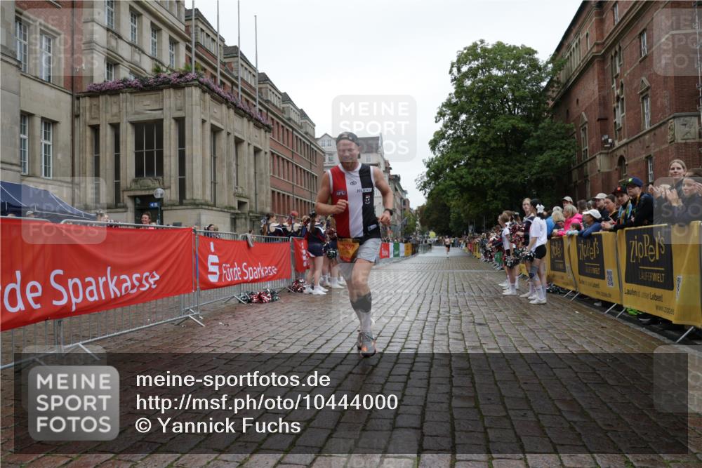 13.09.2026 - Kiel Lauf Yannick Fuchs http://msf.ph/oto/10444000 13.09.2026 12:11:18 Ziel 1373, 1949, 2327, 2457, 4710, 11322, 12191, 2631, 4347 meine-sportfotos.de