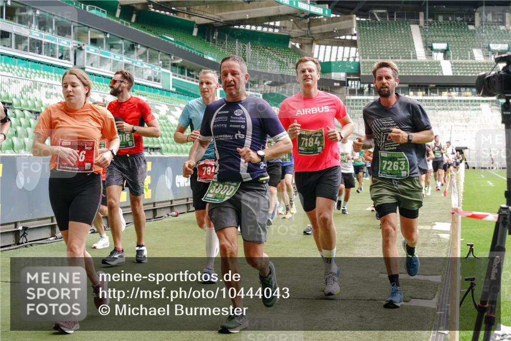 13.09.2026 - 21. swb-Marathon Bremen Michael Burmester http://msf.ph/oto/10444043 13.09.2026 13:07:37 Laufen im Stadion 109, 132, 156, 287, 303, 310, 372, 489, 551, 578, 607, 613, 682, 716, 800, 808, 809, 831, 834, 846, 884, 911, 922, 1083, 1173, 1189, 1205, 1210, 1285, 1322, 1364, 1365, 1369, 1387, 1395, 1437, 1532, 1545, 1574, 1600, 1688, 1823, 1831, 1841, 1848, 1854, 1871, 1909, 1926, 1938, 2003, 2041, 2070, 2090, 2215, 2219, 2229, 2275, 2283, 2318, 2356, 2366, 2405, 2440, 2492, 2565, 2611, 2635, 2699, 2707, 2721, 2727, 2731, 2755, 2782, 2802, 2818, 2831, 2866, 2902, 2911, 2949, 2960 meine-sportfotos.de