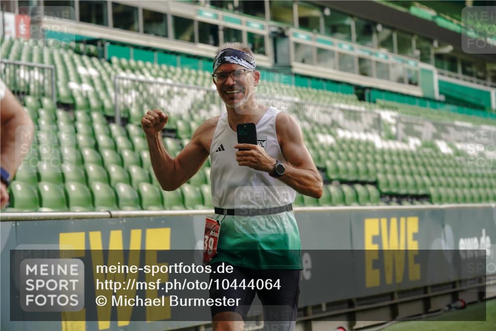 13.09.2026 - 21. swb-Marathon Bremen Michael Burmester http://msf.ph/oto/10444064 13.09.2026 12:44:55 Laufen im Stadion 280, 339, 474, 493, 508, 623, 678, 681, 715, 788, 969, 1264, 1277, 1301, 1335, 1372, 1498, 1696, 1770, 1937, 1975, 2020, 2098, 3092, 3271, 3500, 3609, 4110, 4118, 4157, 4328, 4739, 4904, 5092, 5143, 5199, 5369, 5601, 5776, 5996, 6579, 6918, 6973, 7015, 7170, 7206, 7265, 7478, 7715, 7841, 7950, 8028, 8054, 8096, 8850, 8936, 9070, 9129, 9137, 9306, 9583, 9642, 13063, 13168, 13237, 126, 371, 603, 640, 650, 671, 735, 744, 862, 912, 957, 1136, 1411, 1667, 1822, 1850 meine-sportfotos.de