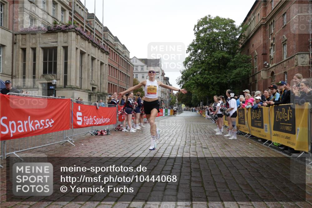 13.09.2026 - Kiel Lauf Yannick Fuchs http://msf.ph/oto/10444068 13.09.2026 12:11:26 Ziel 2631, 1373, 1949, 2327, 2457, 4710, 11322, 12191, 4347, 8609, 11504, 2457 meine-sportfotos.de