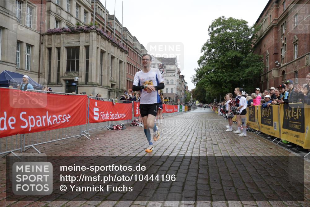 13.09.2026 - Kiel Lauf Yannick Fuchs http://msf.ph/oto/10444196 13.09.2026 12:11:57 Ziel 8209, 8993, 2631, 4347, 8609, 8993, 11504, 3730, 2631 meine-sportfotos.de