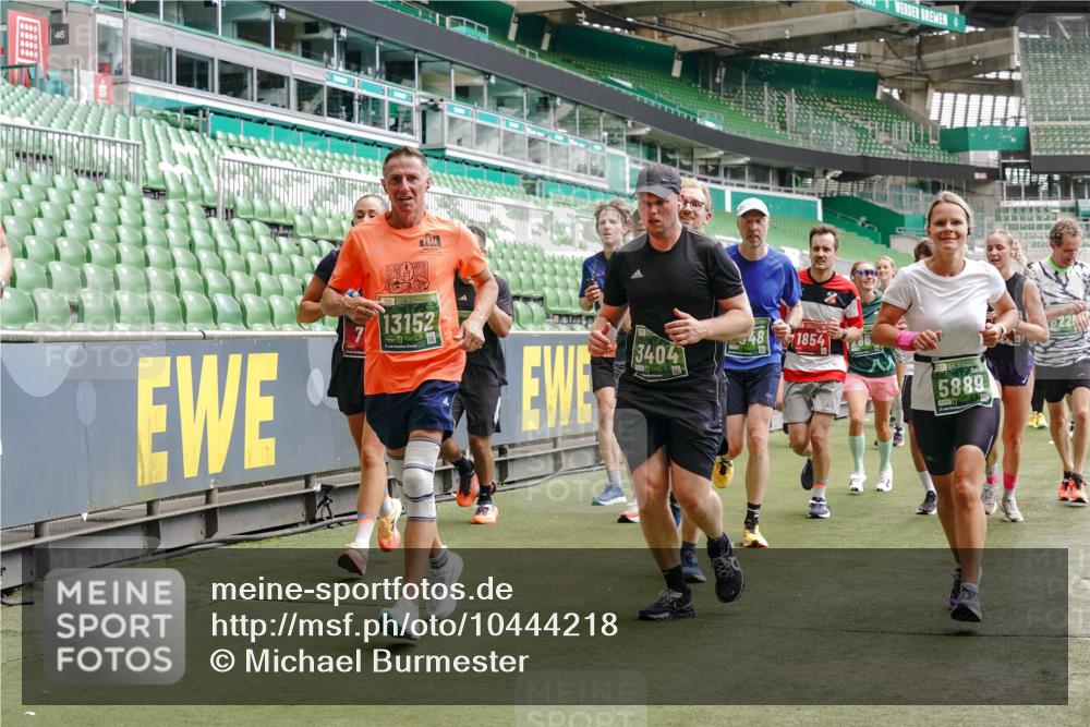 13.09.2026 - 21. swb-Marathon Bremen Michael Burmester http://msf.ph/oto/10444218 13.09.2026 13:07:40 Laufen im Stadion 132, 156, 287, 303, 310, 372, 489, 551, 578, 607, 613, 682, 716, 800, 808, 809, 831, 834, 846, 884, 911, 922, 1083, 1173, 1189, 1205, 1210, 1285, 1289, 1322, 1364, 1365, 1369, 1387, 1395, 1437, 1532, 1545, 1574, 1600, 1688, 1823, 1831, 1841, 1848, 1854, 1871, 1899, 1909, 1926, 1938, 2003, 2041, 2070, 2090, 2215, 2219, 2229, 2275, 2283, 2318, 2356, 2366, 2405, 2440, 2492, 2565, 2611, 2635, 2699, 2707, 2721, 2727, 2731, 2755, 2782, 2802, 2818, 2831, 2866, 2902, 2911, 2949, 2960 meine-sportfotos.de