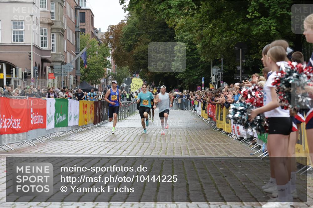 13.09.2026 - Kiel Lauf Yannick Fuchs http://msf.ph/oto/10444225 13.09.2026 12:12:05 Ziel 3730, 4347, 8209, 8609, 8993, 11504, 2631, 4347 meine-sportfotos.de
