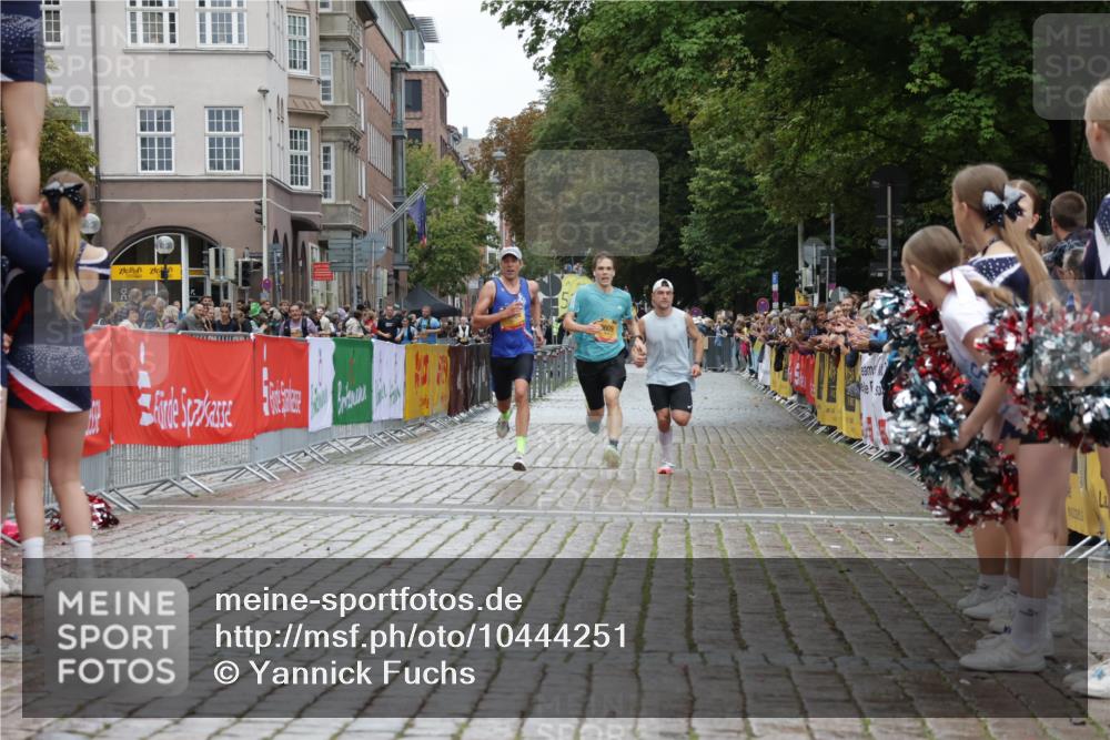 13.09.2026 - Kiel Lauf Yannick Fuchs http://msf.ph/oto/10444251 13.09.2026 12:12:07 Ziel 3730, 4347, 8209, 8609, 8993, 11504, 2631, 4347 meine-sportfotos.de