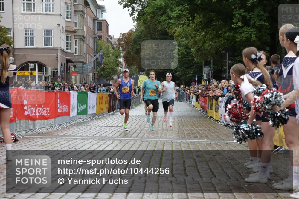 13.09.2026 - Kiel Lauf Yannick Fuchs http://msf.ph/oto/10444256 13.09.2026 12:12:07 Ziel 3730, 4347, 8209, 8609, 8993, 11504, 2631, 4347 meine-sportfotos.de