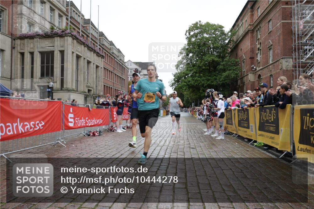 13.09.2026 - Kiel Lauf Yannick Fuchs http://msf.ph/oto/10444278 13.09.2026 12:12:11 Ziel 3730, 8209, 8609, 8993, 11504, 4347 meine-sportfotos.de