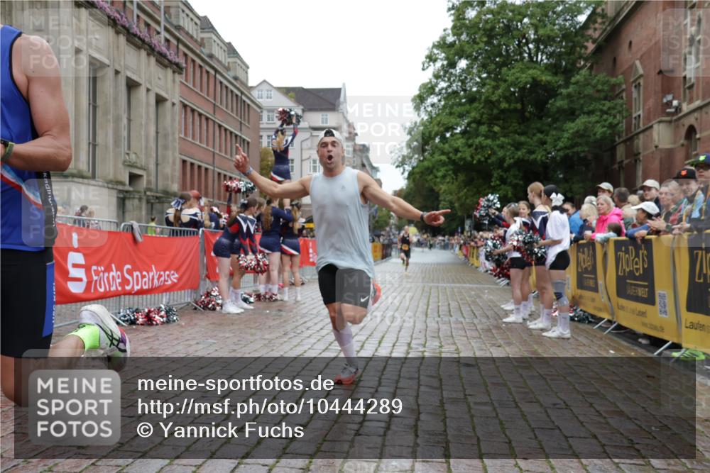 13.09.2026 - Kiel Lauf Yannick Fuchs http://msf.ph/oto/10444289 13.09.2026 12:12:12 Ziel 3730, 8209, 8609, 8993, 11504, 4347 meine-sportfotos.de