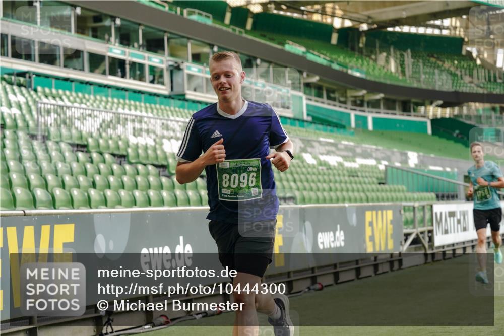 13.09.2026 - 21. swb-Marathon Bremen Michael Burmester http://msf.ph/oto/10444300 13.09.2026 12:45:08 Laufen im Stadion 280, 339, 474, 493, 508, 623, 678, 681, 715, 788, 969, 1017, 1264, 1277, 1301, 1335, 1372, 1498, 1696, 1770, 1863, 1937, 1975, 2020, 2084, 2098, 3092, 3271, 3609, 4110, 4118, 4157, 4328, 4739, 4904, 5092, 5143, 5369, 5776, 5996, 6918, 6973, 7015, 7206, 7265, 7336, 7478, 7715, 8028, 8054, 8096, 8756, 8936, 9070, 9129, 9137, 9273, 9306, 9583, 9642, 13063, 13168, 13237, 126, 371, 603, 640, 650, 671, 735, 744, 912, 957, 1136, 1411, 1667, 1822, 1850 meine-sportfotos.de