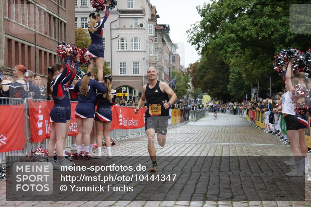 13.09.2026 - Kiel Lauf Yannick Fuchs http://msf.ph/oto/10444347 13.09.2026 12:12:15 Ziel 3730, 3730, 8209, 8609, 8993, 11504 meine-sportfotos.de