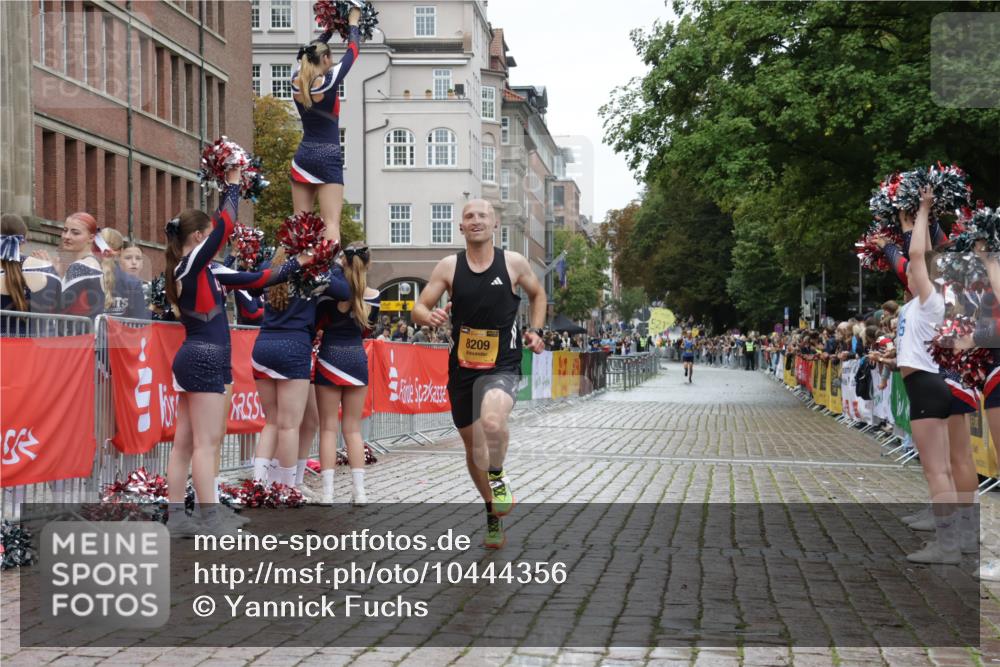 13.09.2026 - Kiel Lauf Yannick Fuchs http://msf.ph/oto/10444356 13.09.2026 12:12:15 Ziel 3730, 3730, 8209, 8609, 8993, 11504 meine-sportfotos.de