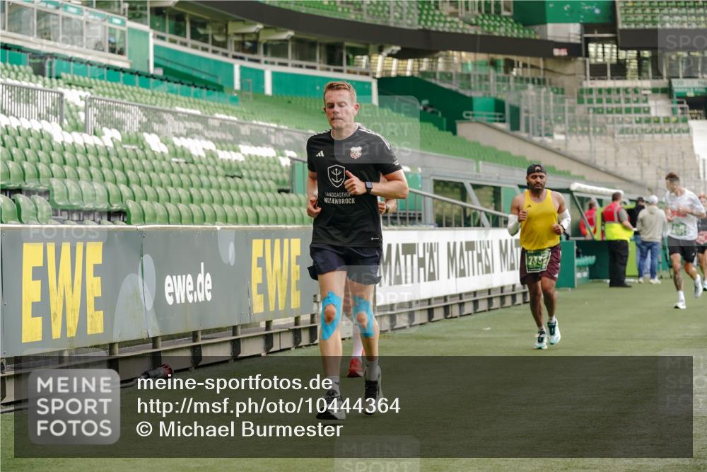 13.09.2026 - 21. swb-Marathon Bremen Michael Burmester http://msf.ph/oto/10444364 13.09.2026 12:45:14 Laufen im Stadion 195, 280, 339, 474, 493, 508, 623, 678, 681, 715, 788, 969, 1017, 1241, 1264, 1277, 1301, 1335, 1372, 1498, 1696, 1770, 1863, 1937, 1975, 2020, 2084, 2098, 2297, 2889, 3092, 3271, 3609, 4110, 4118, 4157, 4328, 4739, 4904, 5092, 5369, 5719, 5996, 6918, 6973, 7015, 7206, 7265, 7336, 7478, 7715, 8028, 8054, 8096, 8319, 8325, 8331, 8756, 8936, 9070, 9129, 9137, 9273, 9306, 9583, 9642, 13063, 13168, 13237, 371, 603, 640, 650, 671, 735, 744, 957, 1411, 1667, 1822, 1850 meine-sportfotos.de