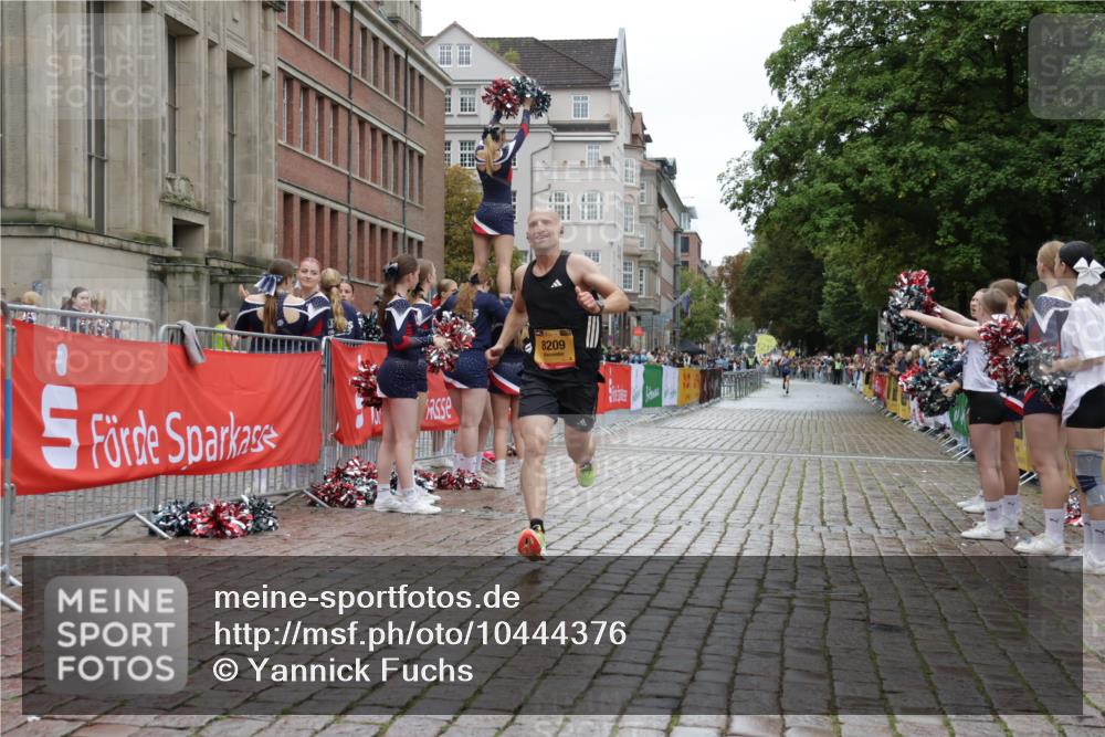13.09.2026 - Kiel Lauf Yannick Fuchs http://msf.ph/oto/10444376 13.09.2026 12:12:16 Ziel 3730, 8209, 8609, 8993, 11504 meine-sportfotos.de