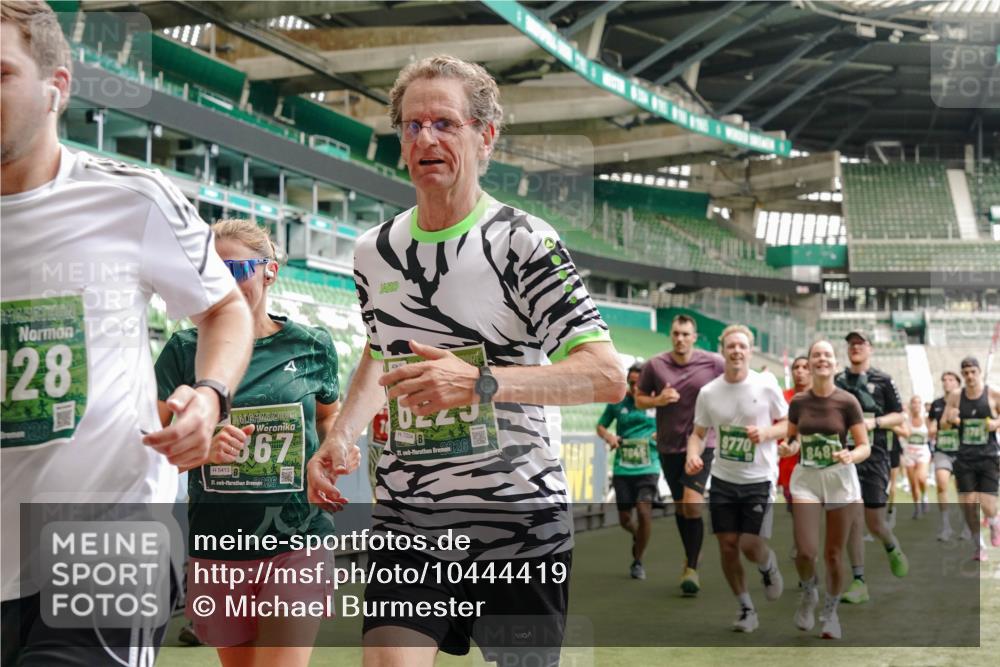 13.09.2026 - 21. swb-Marathon Bremen Michael Burmester http://msf.ph/oto/10444419 13.09.2026 13:07:44 Laufen im Stadion 132, 156, 303, 310, 372, 489, 551, 607, 682, 716, 800, 808, 809, 831, 834, 846, 884, 911, 922, 1083, 1173, 1189, 1205, 1210, 1285, 1289, 1322, 1364, 1365, 1369, 1387, 1395, 1437, 1532, 1545, 1559, 1574, 1600, 1688, 1823, 1831, 1841, 1848, 1854, 1871, 1899, 1909, 1926, 1938, 2003, 2041, 2070, 2090, 2215, 2219, 2229, 2275, 2283, 2318, 2356, 2366, 2405, 2440, 2492, 2565, 2611, 2635, 2699, 2707, 2721, 2727, 2731, 2755, 2782, 2802, 2818, 2831, 2866, 2902, 2911, 2949, 2960 meine-sportfotos.de